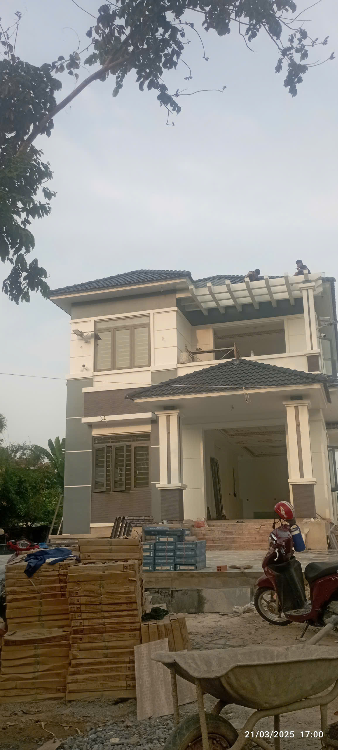 Nhà mái Nhật 2 tầng Bình Dương gần hoàn thiện – GeoHome